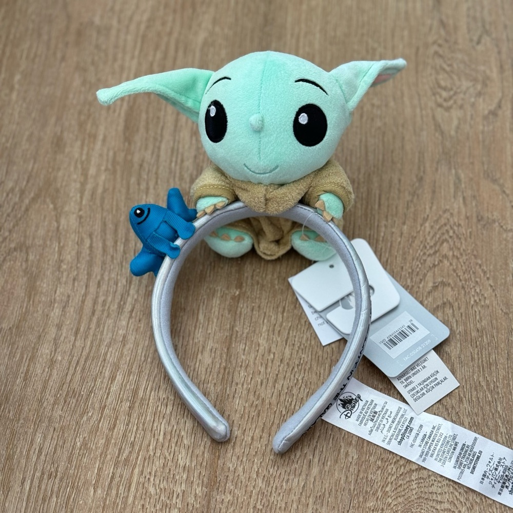 The Child Grogu Mandalorian Baby Yoda Bounty Star Wars Disney Parks Headband